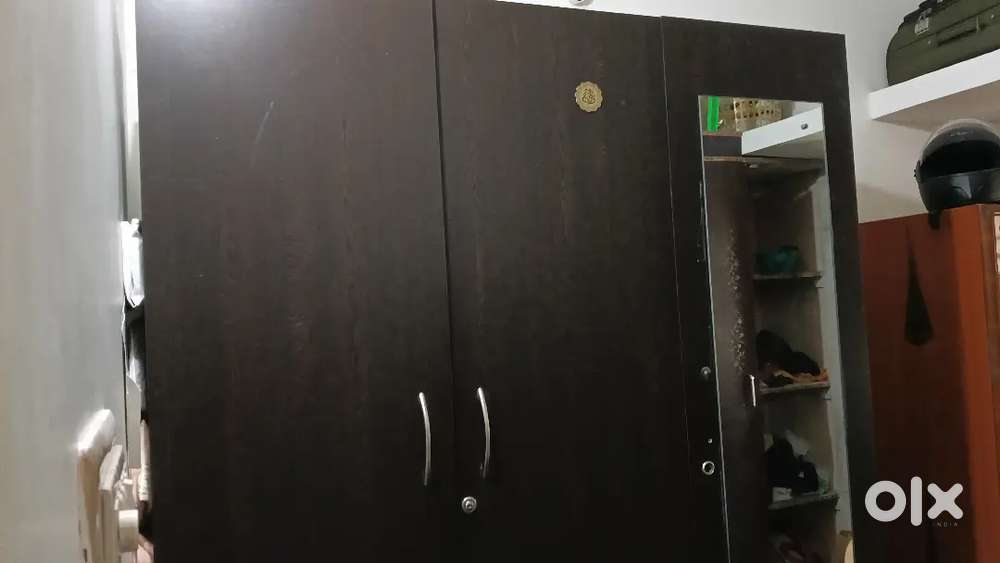 Wooden 3door wardrobe