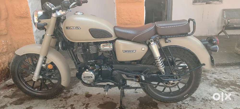 Honda CB 350 DLX Pro top model bechna hai