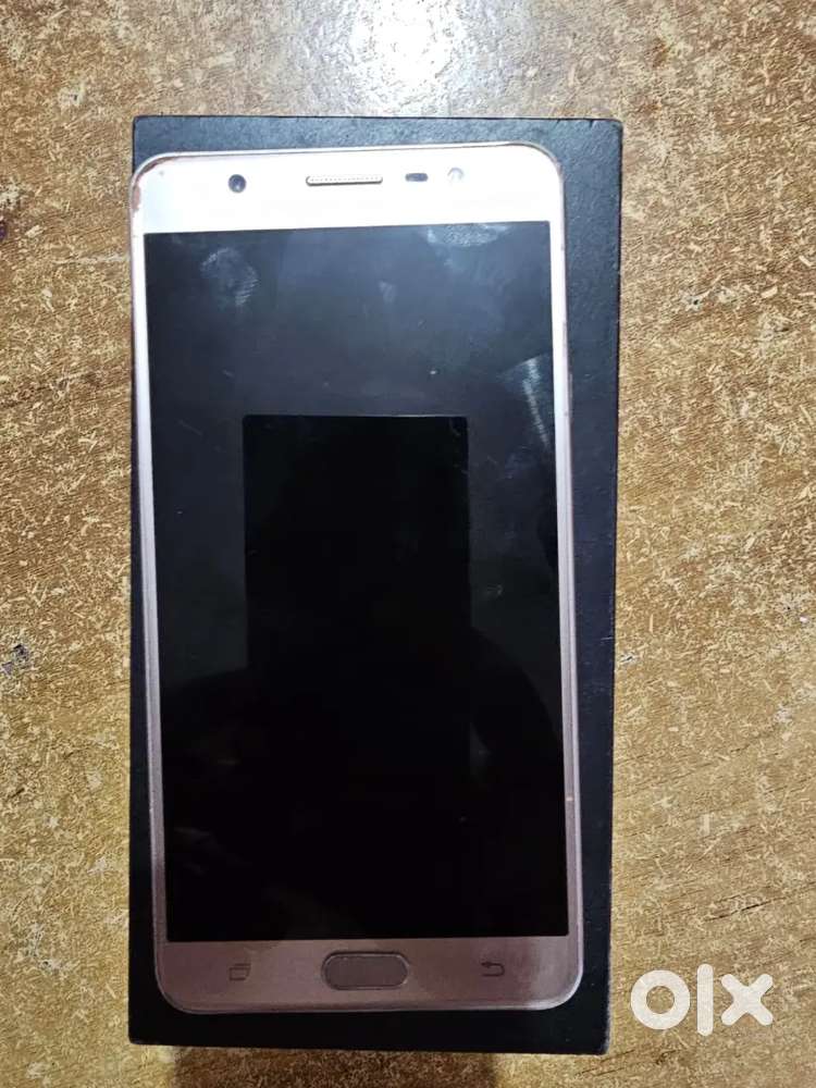Samsung j7 max