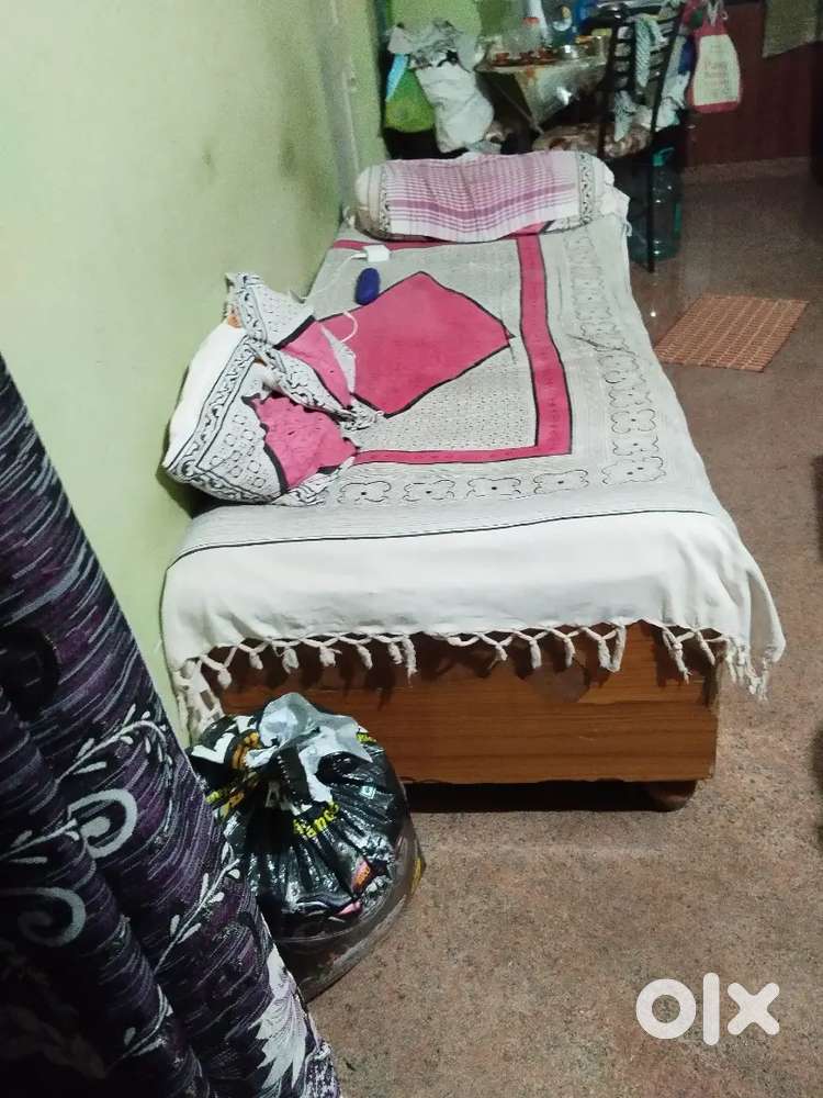 Dewan cot, steel bero, dining table with 3 chairs