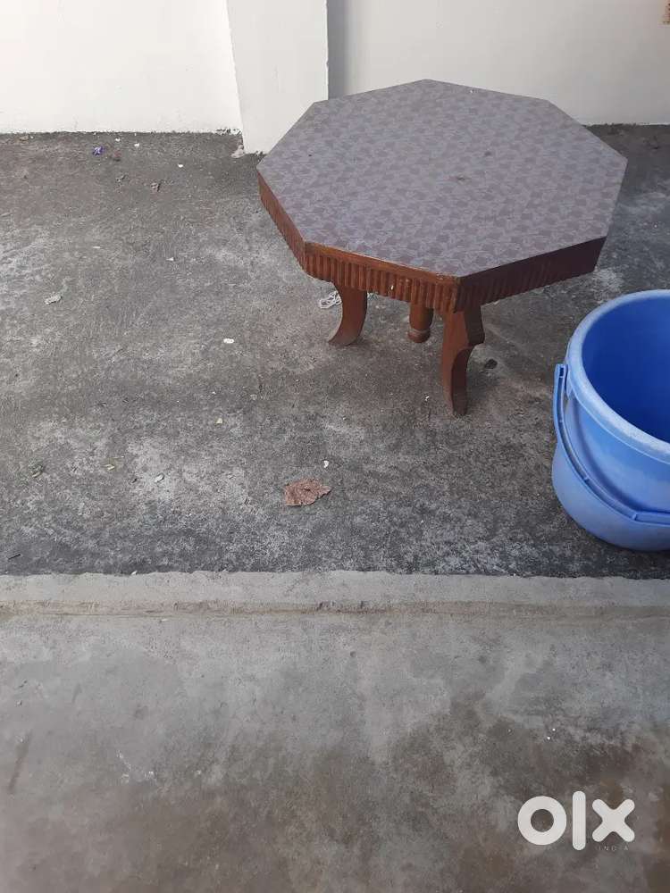 Tea table good condition