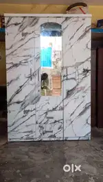Brand new 4/6 almirah with mirror