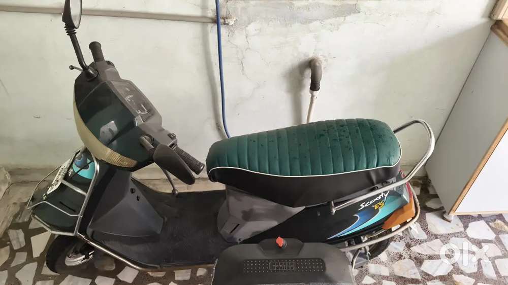 Scooty , New tyre, good condition