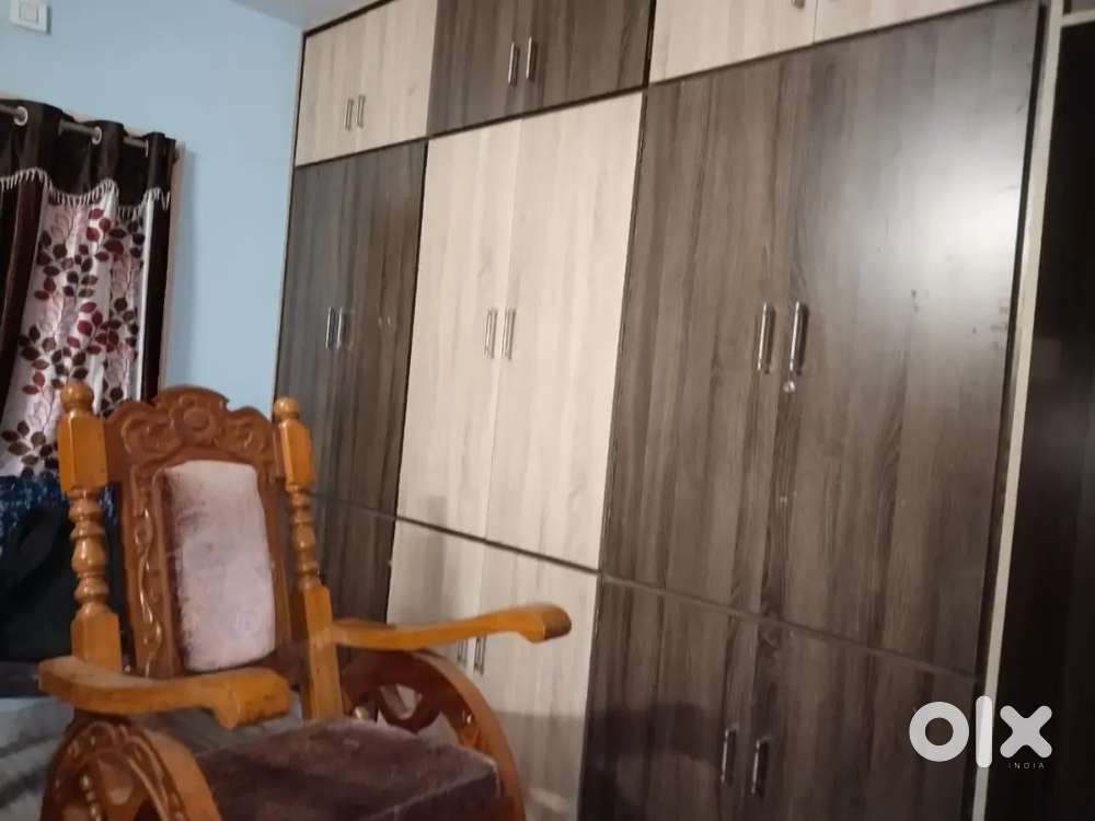 Wooden rocking chair (TEKU)