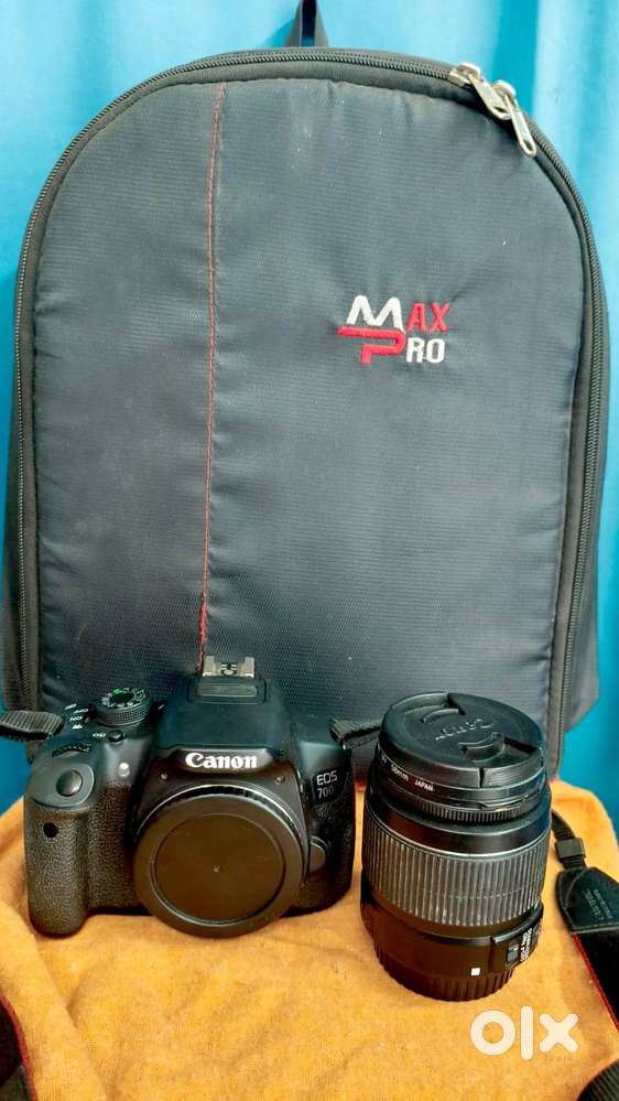 Canon eos 700D Camera