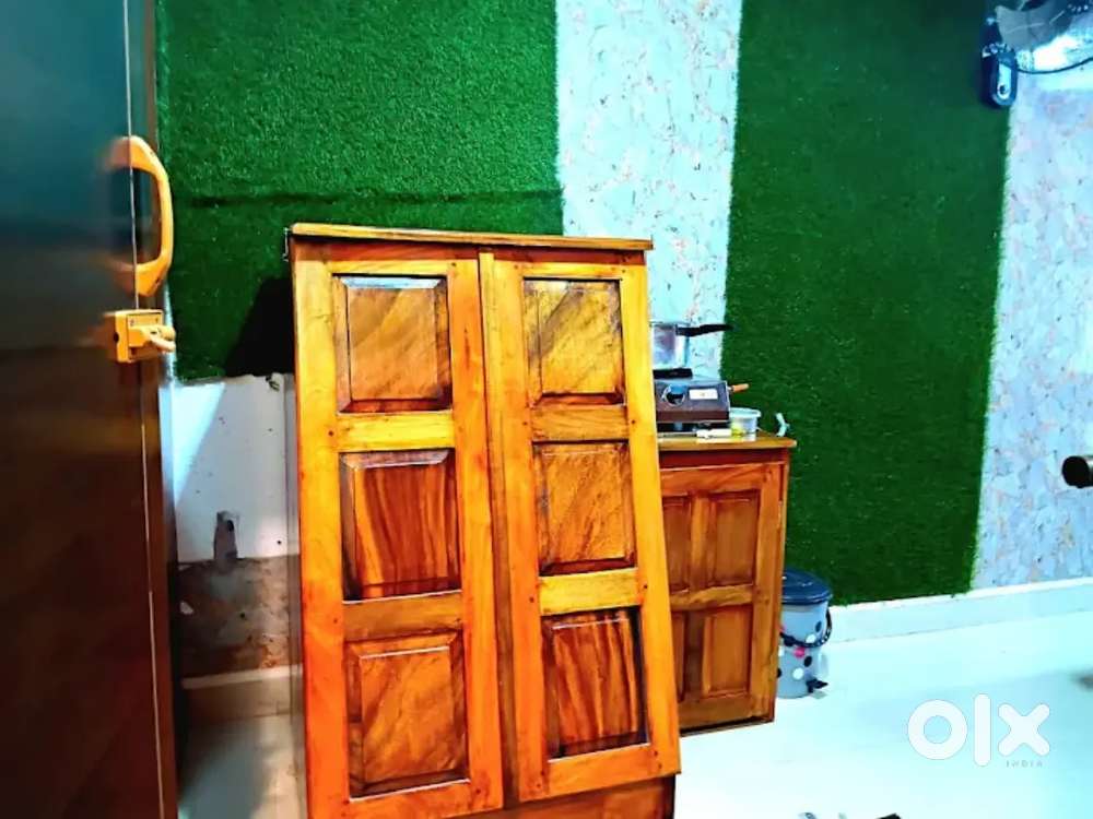 Female therapist vacancy available