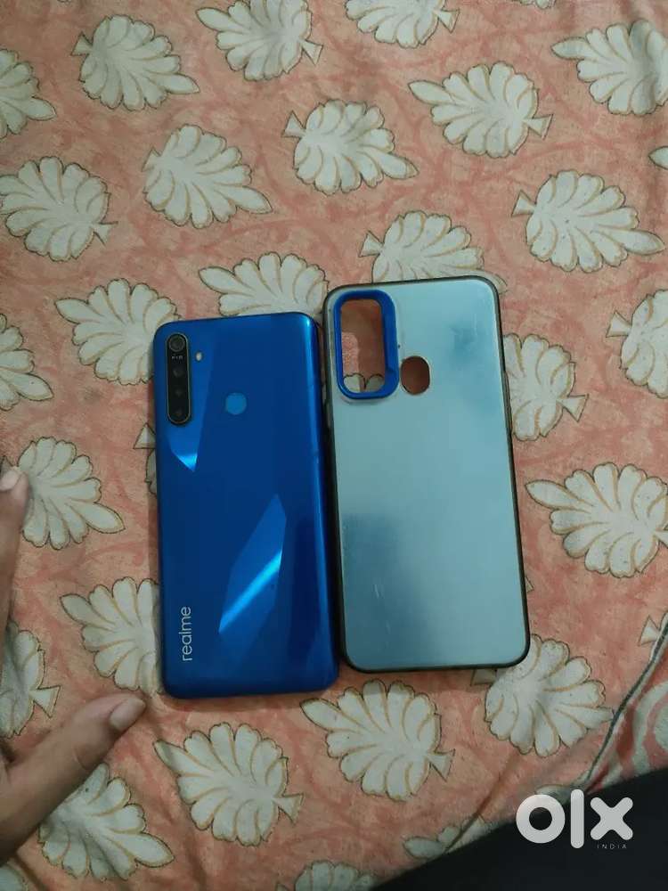Realme 5 4/64 in good condition