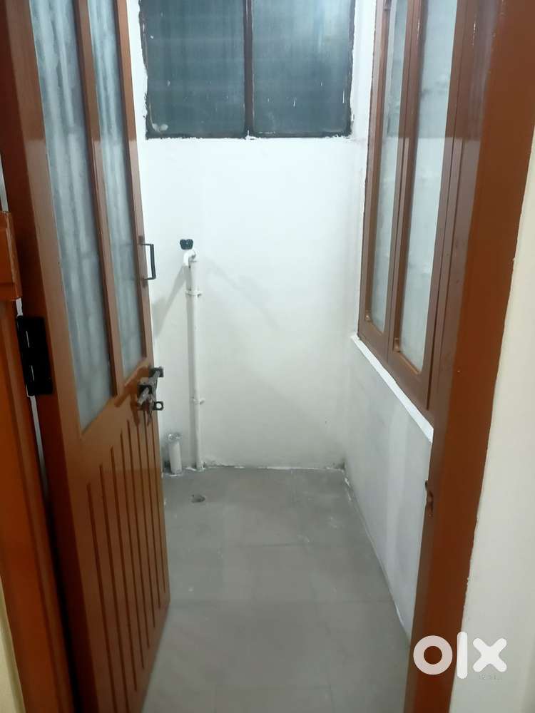 2bhk flat for rent in pappanaicken Palayam