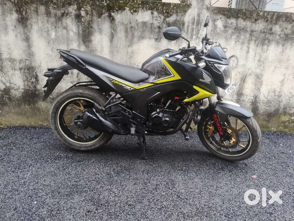 Honda Hornet 160R in mint condition for sell. Very well maintained.