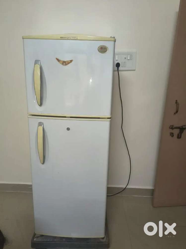 Lg fridge 230lts