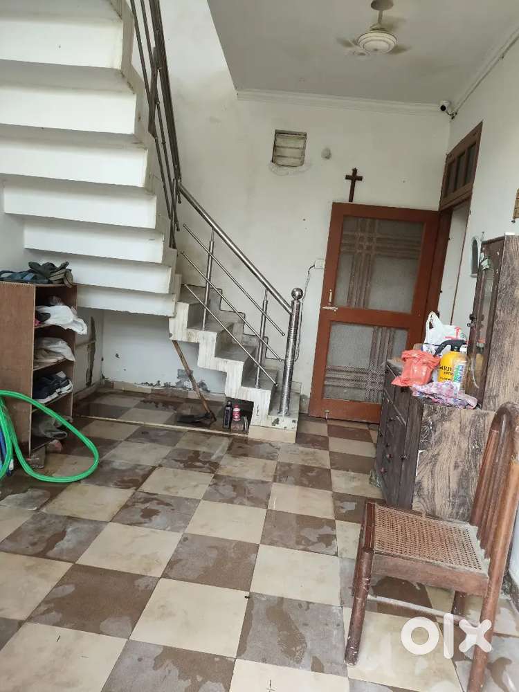 30 fit hai east sa in faizullaganj near s.k motor dauadnagar churaha