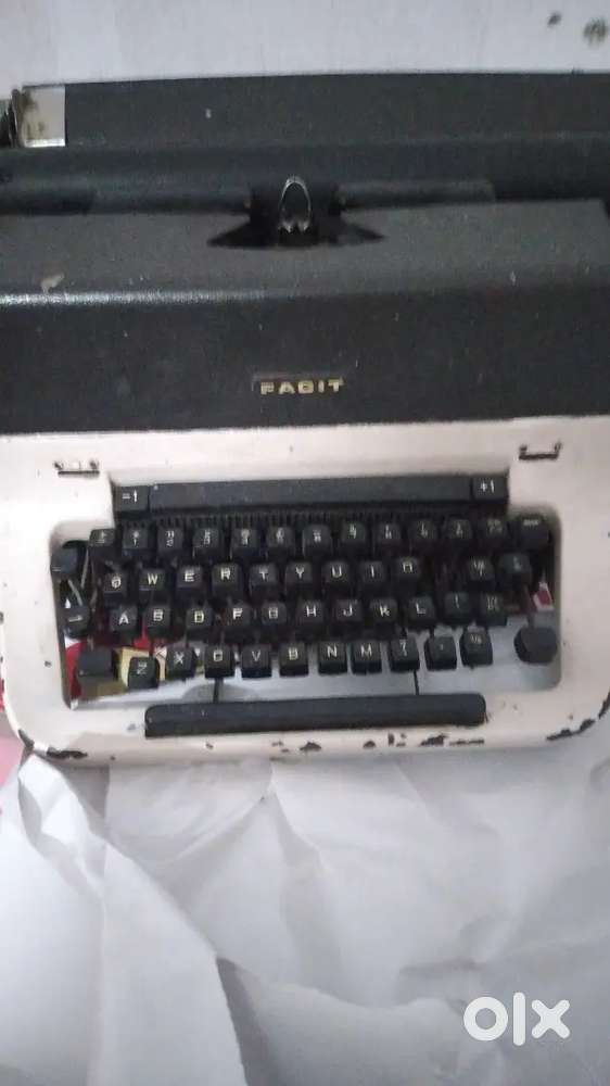 Typewriter big size Letter  Fagit Brand good condition
