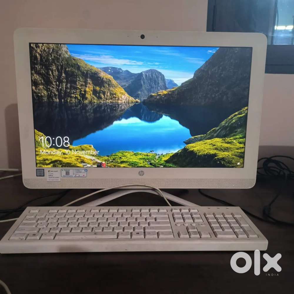 all in one HP desktop in almost new like condition