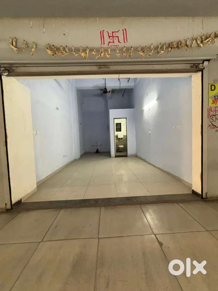 Brand new office/shop