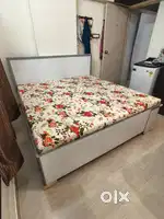 King size Bed (Plywood) With Mattress