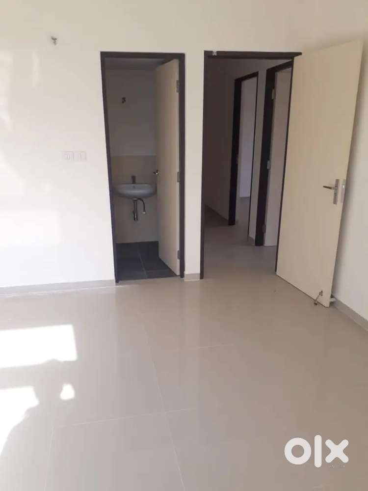 Rk Salai Near VM Street 2Bhk 1st floor Ccp Posh Area 40 feet Road