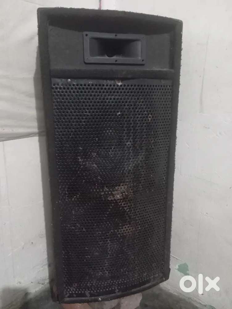 Amplifier and 2 12inchi box