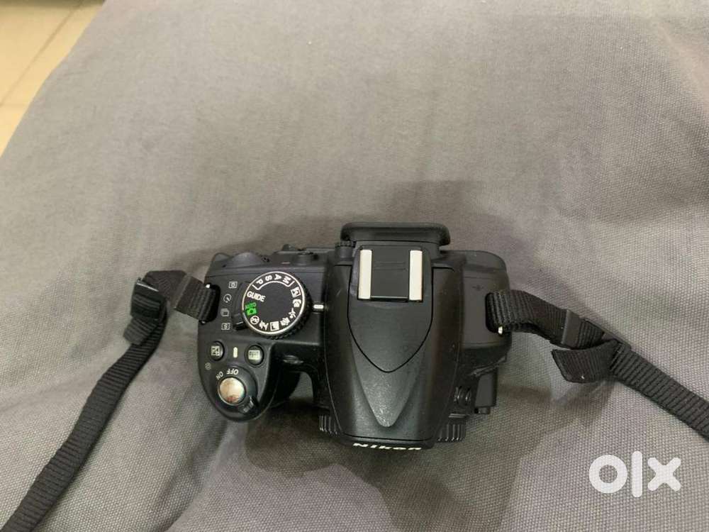 Nikkon D3100 - Nikon D3100 14.2MP Digital SLR Camera with 18-55mm Zoom