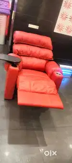 Stylish & Super Comfortable Recliner – Italy Brand – Must See!