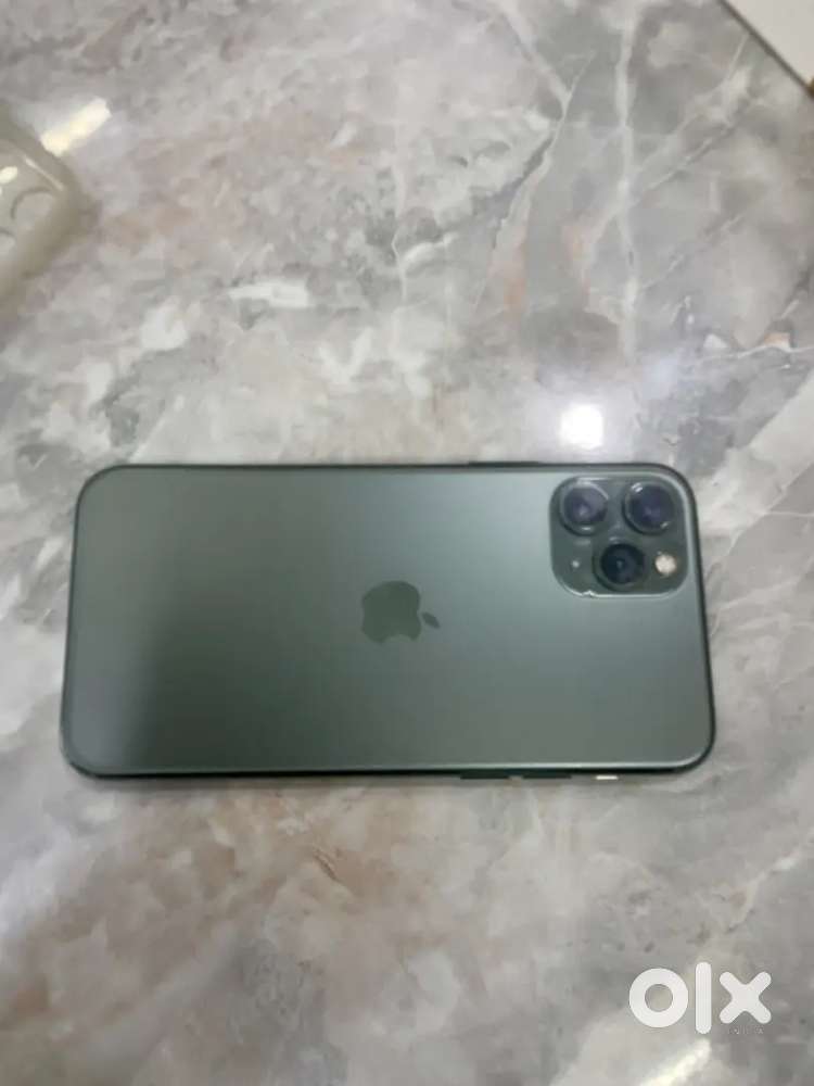 iPhone 11Pro olive green precious condition
