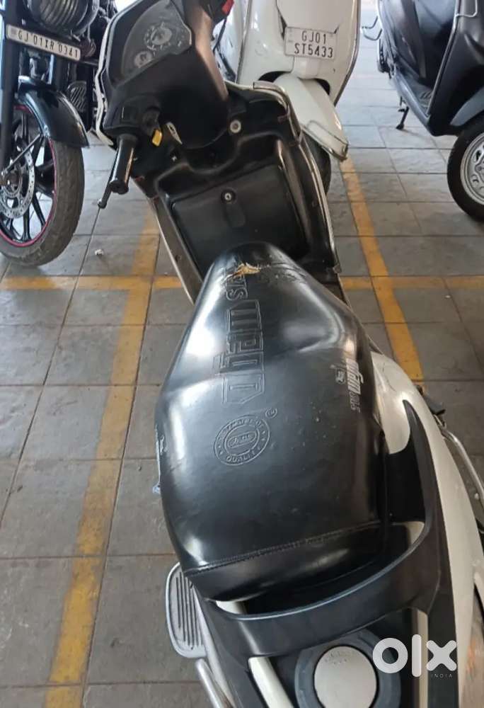 TVS Wego (110cc)in White Colour