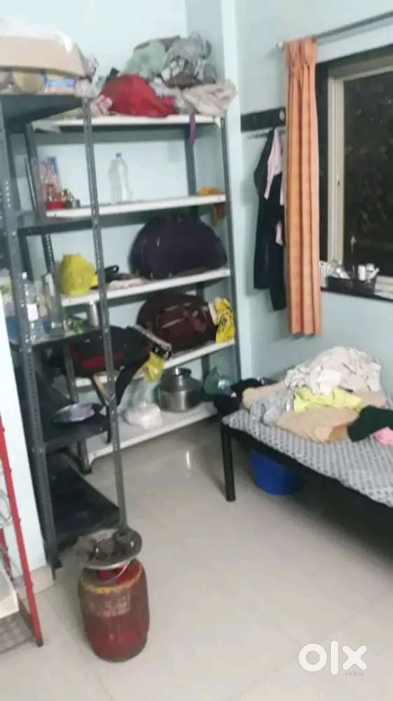 Cot basis available for girls near vanaz in kothrud