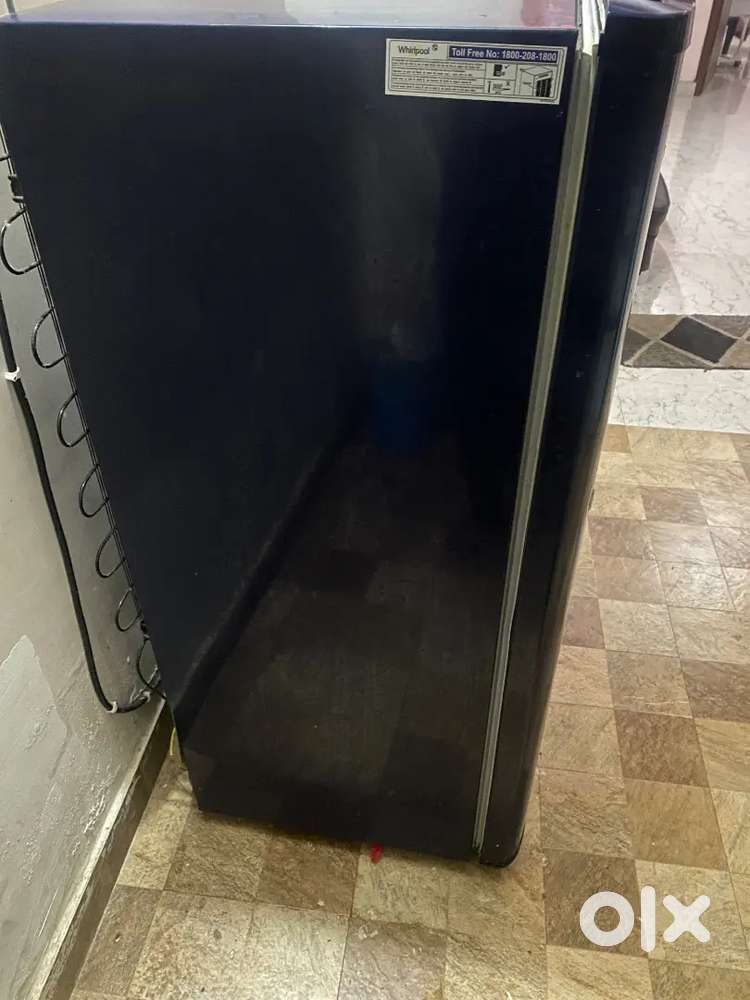 Whirlpool 184 L 2 Star Direct-Cool Single Door
Refrigerator 0