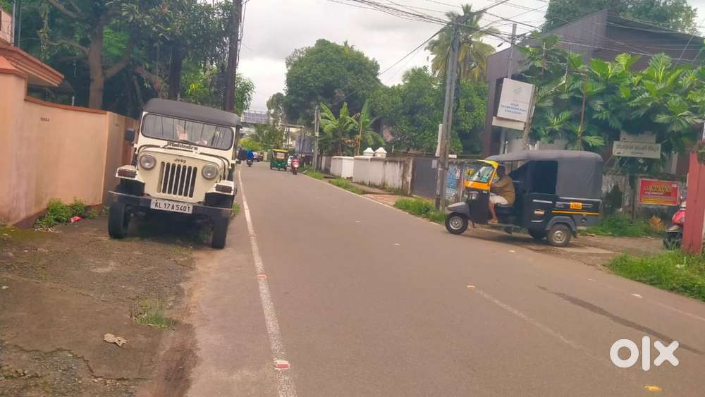 20 cent Commercial plot for sale at Thripunithura