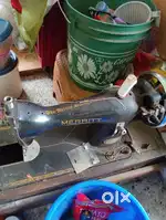 Hand sewing machine