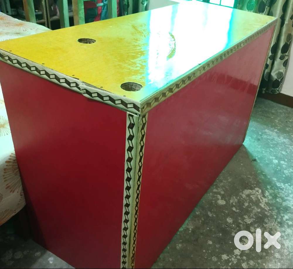 Computer Counter Table