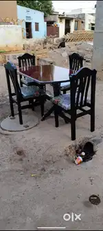 STARF FURNITURE 4 seater dinning table with flower Seat