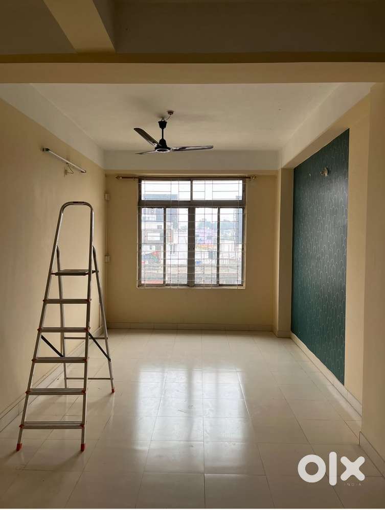 Perfect for family,prime location-G.S. Road,water supply-24/7