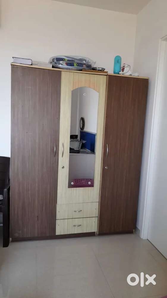 3 door wardrobe