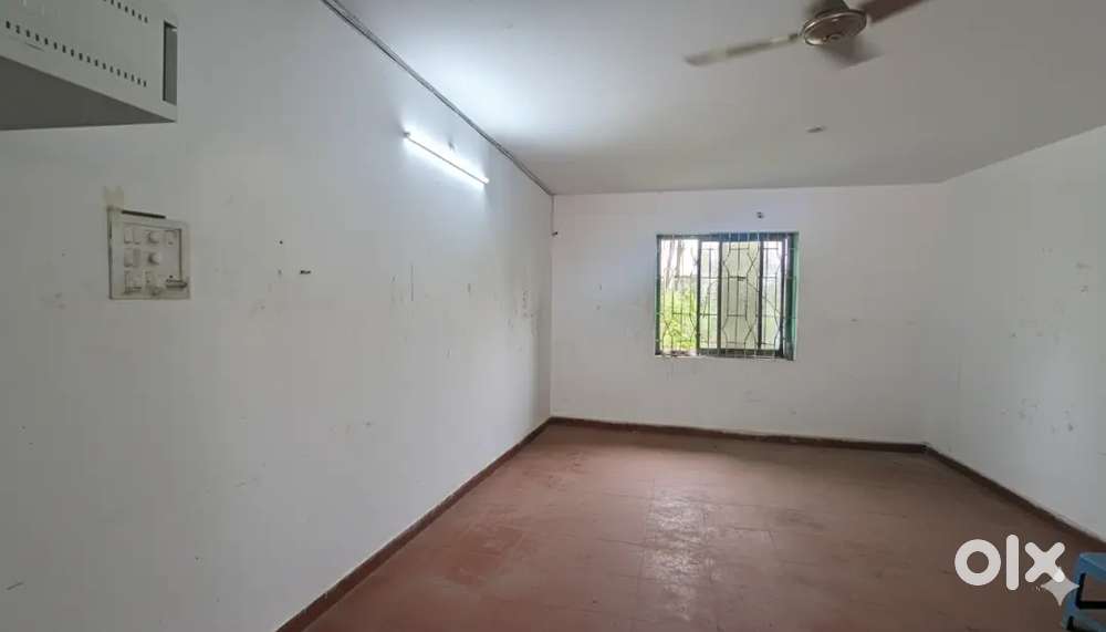 Commercial Space with Large Shed & Yard for Warehouse/Workshop,Majorda