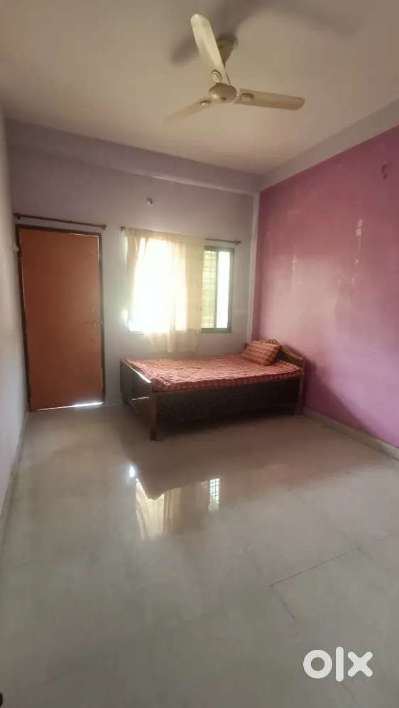 1 room rent for girls