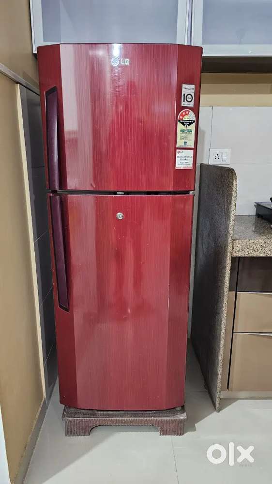 LG DOUBLE DOOR REFRIGERATOR 240 LITERS