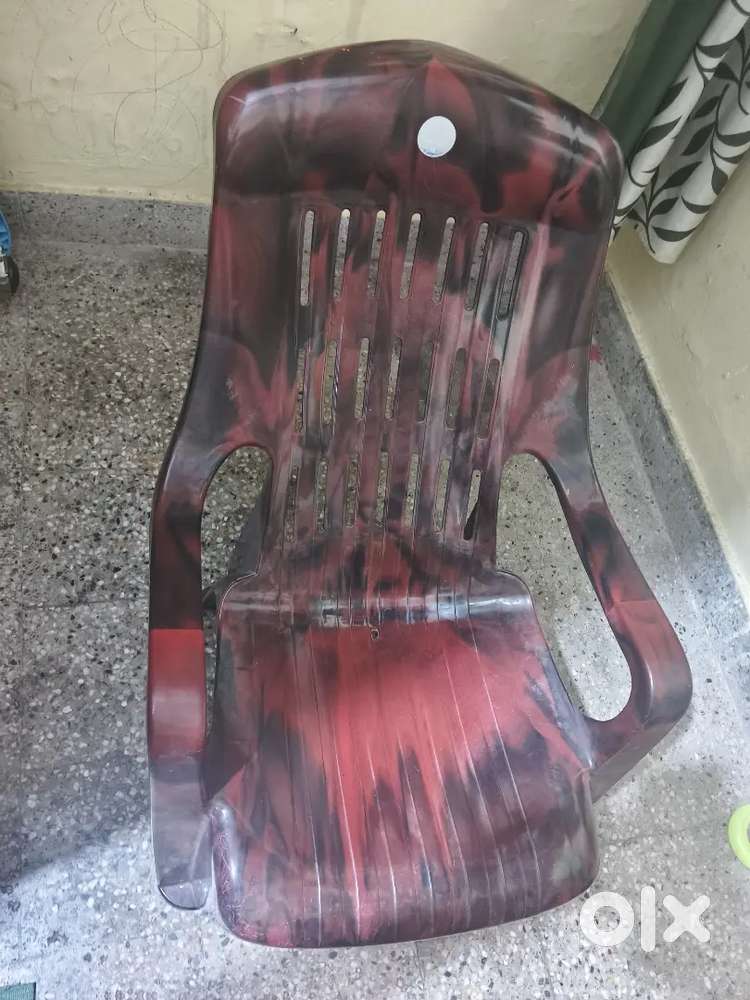 Comfort plastic outdoor chair