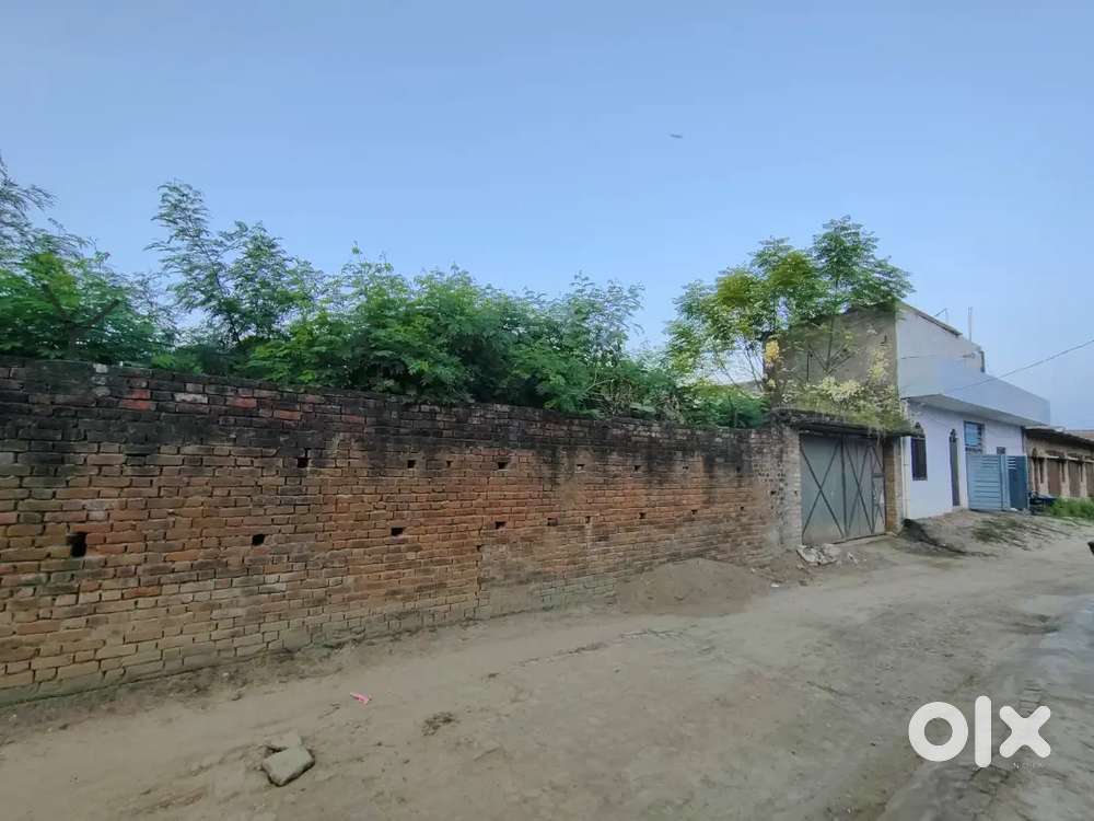 Plot for sale on kursi road