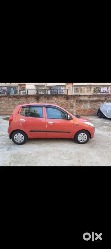Hyundai i10 in very good condition and only 22467 km run