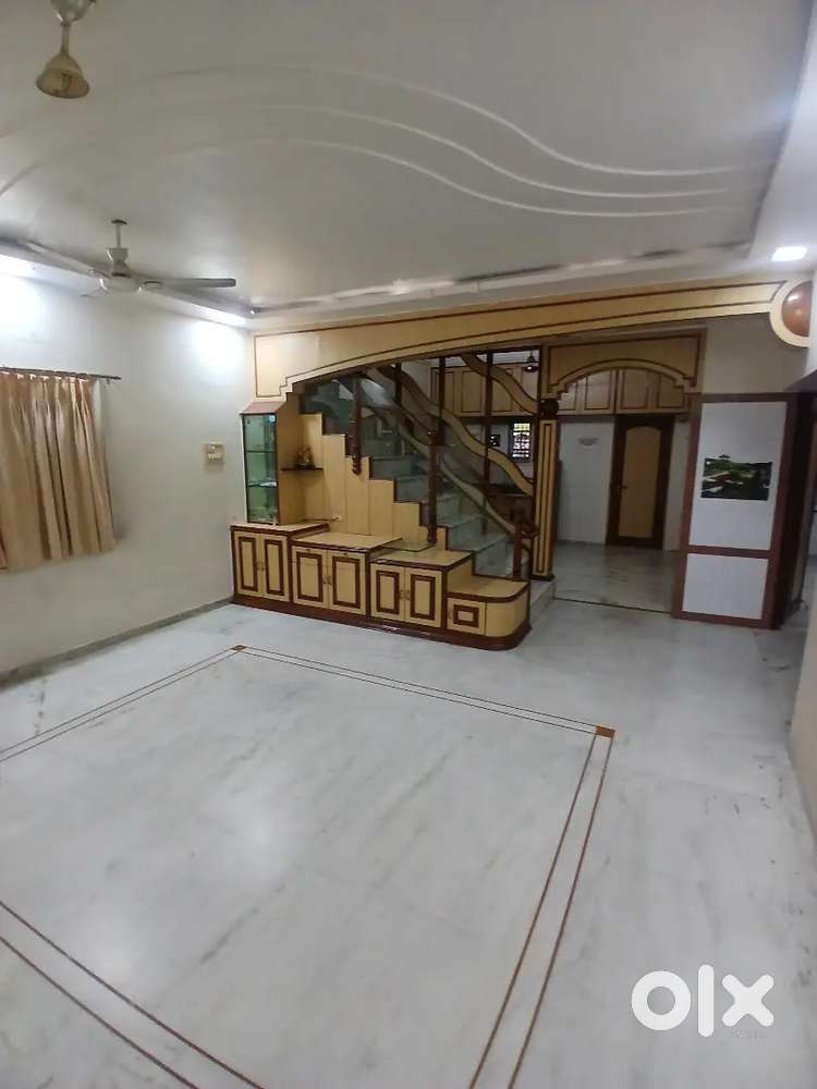 4BHK ફૂલ ફર્નિચર બંગલો ભાડે થી રાખવા ફોન કરો.