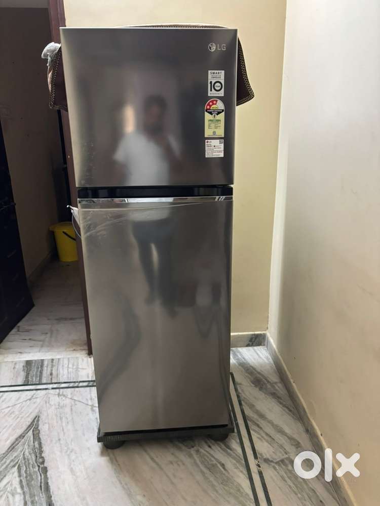 Lg fridge 240 liters good condition