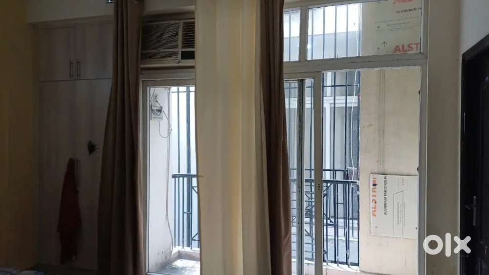 Fully furnished room for working girls