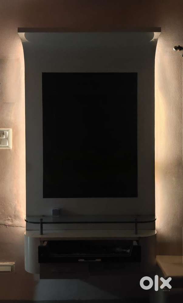 TV Unit wall mounted