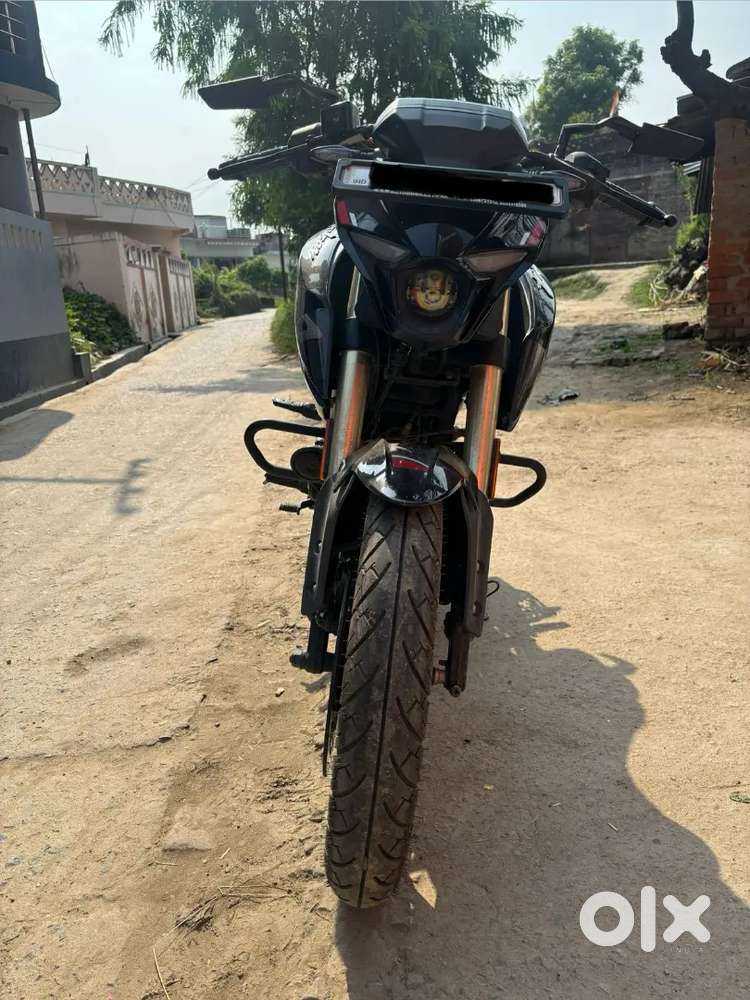 Pulsar N160 bike + vega sports helmet 2000rs