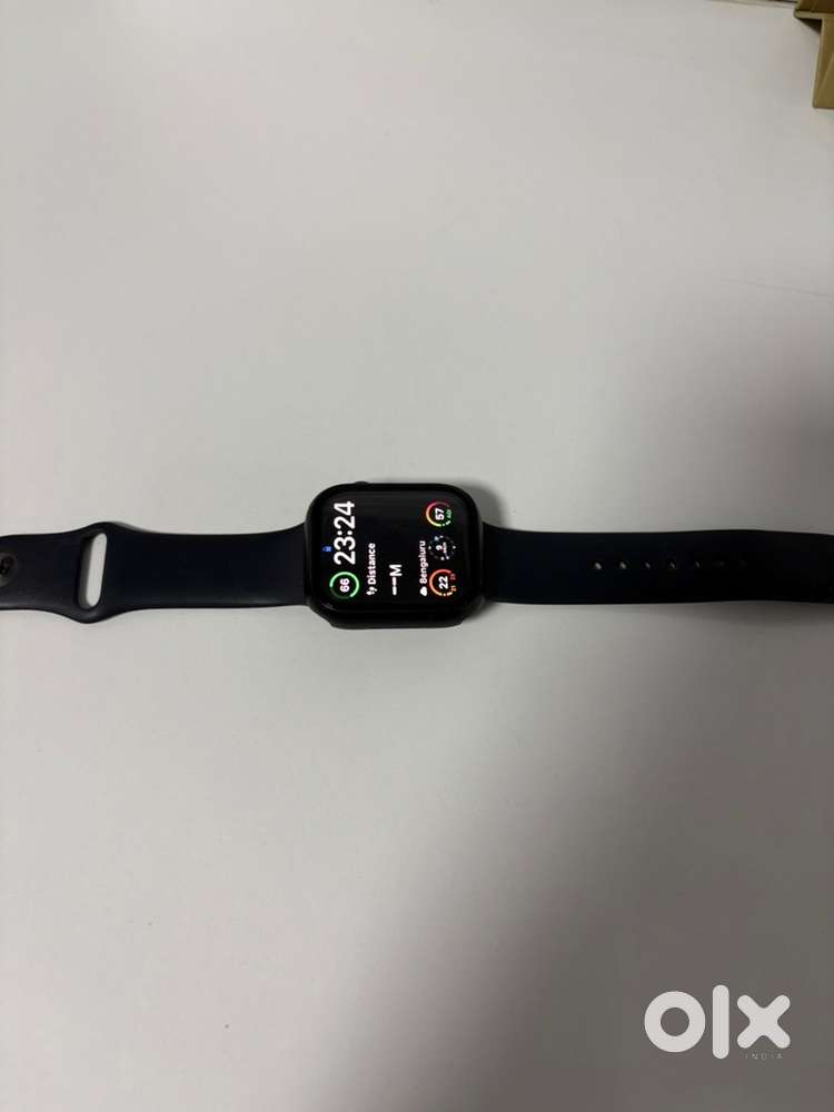 Apple watch series 8 45 mm in excellent condition