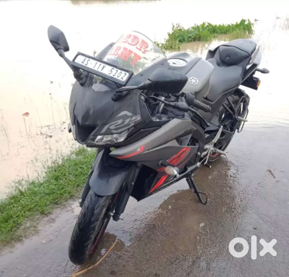 Yamaha R15 V4