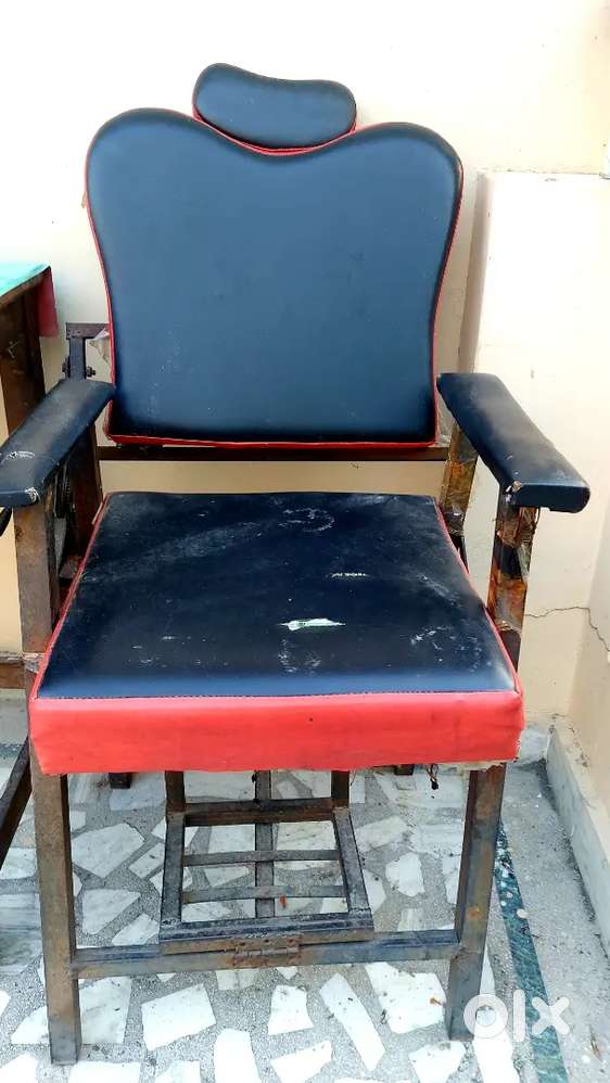 Salon chair