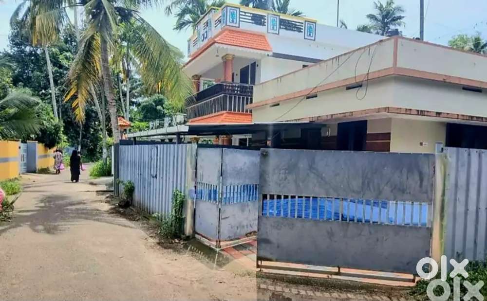 House near Cherthala വാരനാട് ദേവീക്ഷേത്രത്തിനു സമീപം 3 BHK