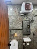 One Room for rent Sec 78
2bhk me 1 room h
For girl
 brokerage apply