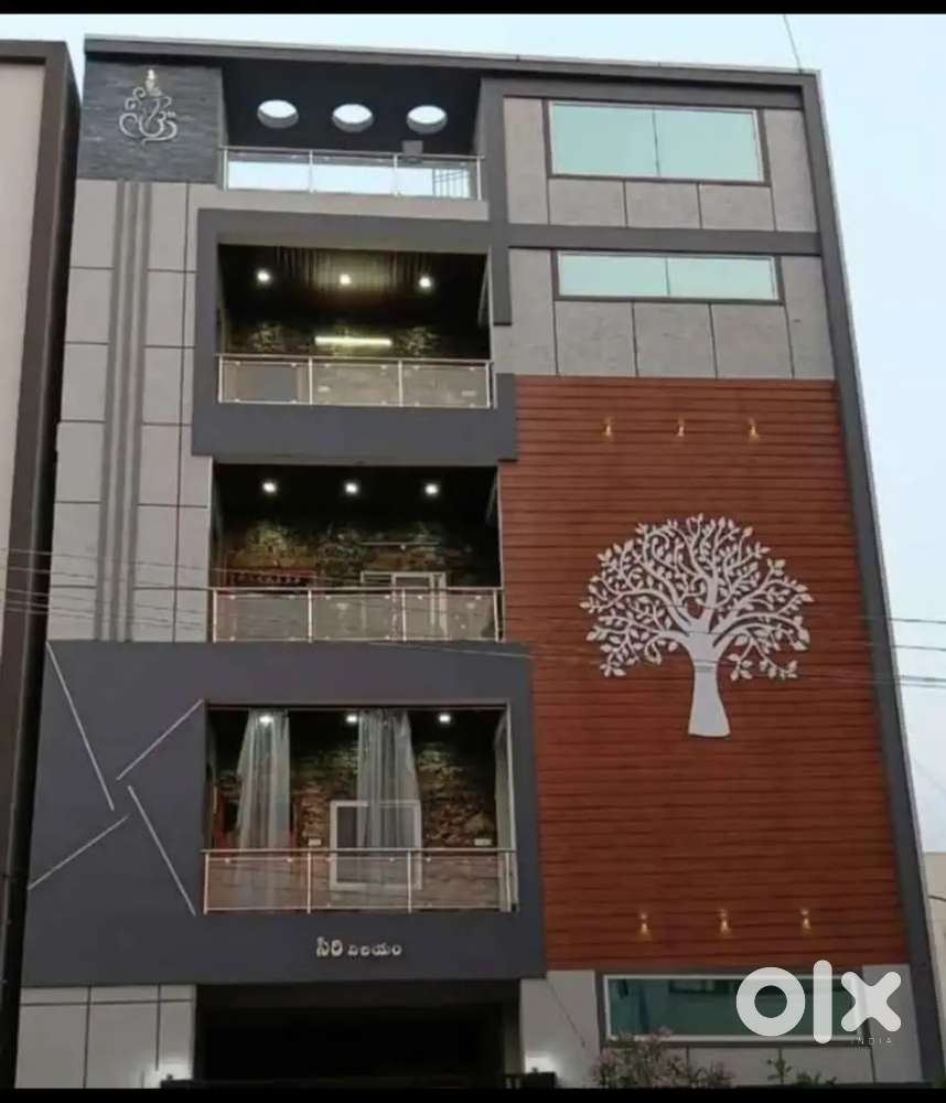 డూప్లెక్స్ మరియు అదనంగా రెండు ఫ్లోర్స్ కలిగిన ఇల్లు సేల్.  లిఫ్ట్